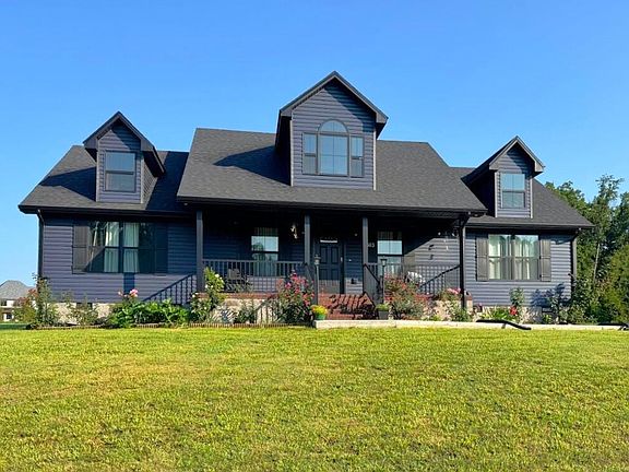 2nd image of 303 Sonny Aaron Dr