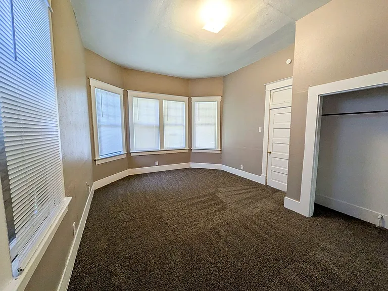 1045 Long Ave — Photo 20