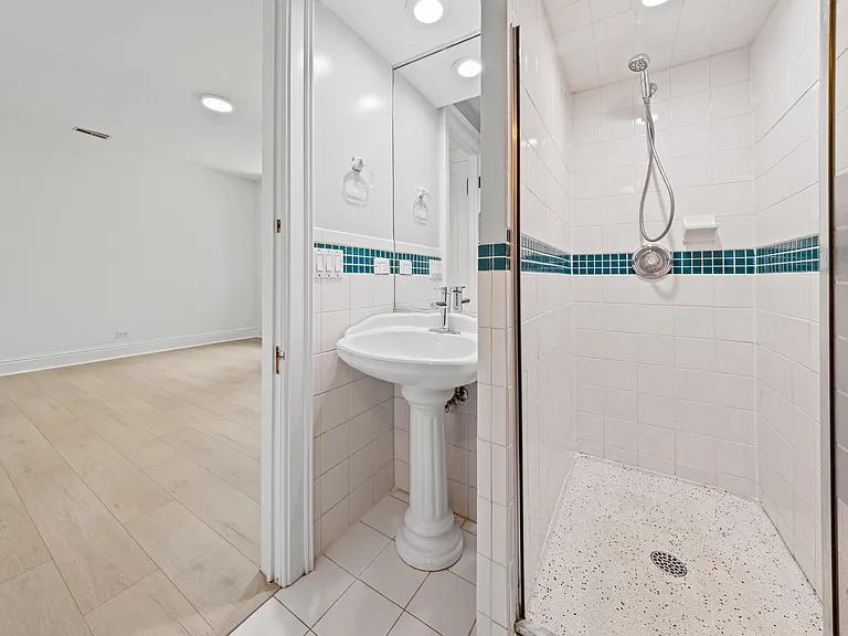 1619 N Mohawk St #1F — Photo 23