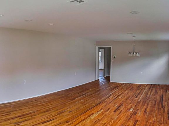 5th image of 117 Port Royal Dr