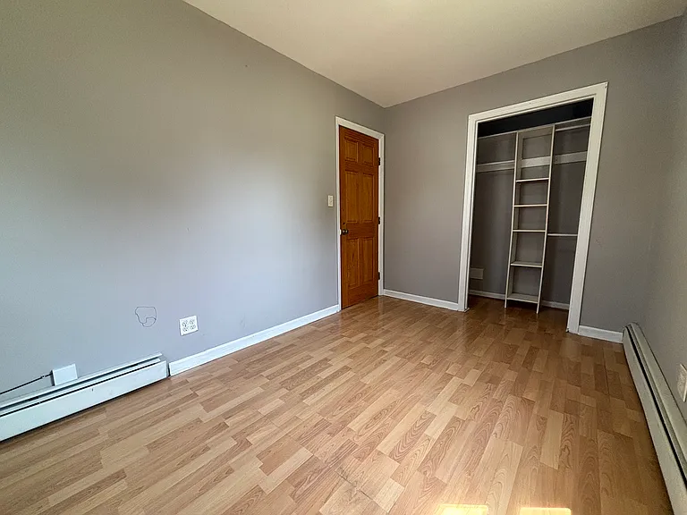 68 Seymour Ave — Photo 9