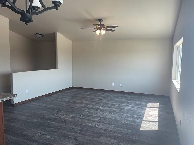 656 Civil Way — Photo 12