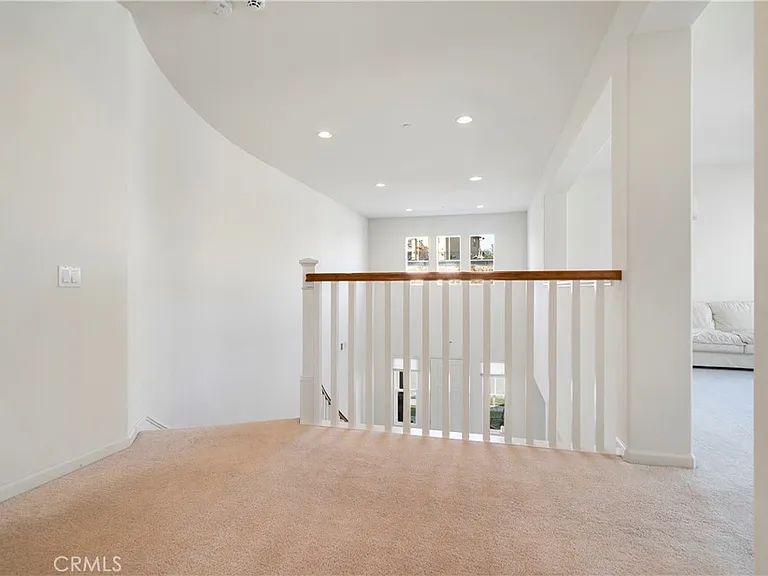3126 Vista Ter — Photo 20