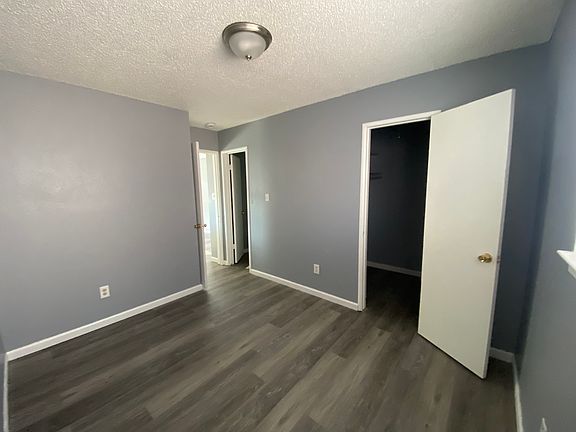 5th image of 322 W Oak St APT E