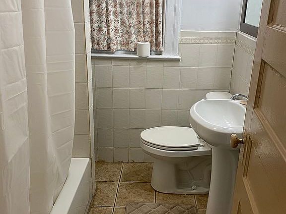 4th image of 460 S 14th St Floor 2