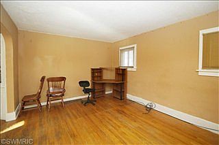 4th image of 714 Campbell Ave