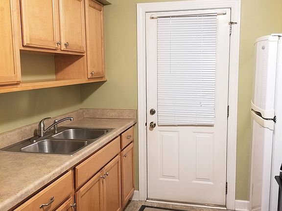 2nd image of 9935 Herrick Ave