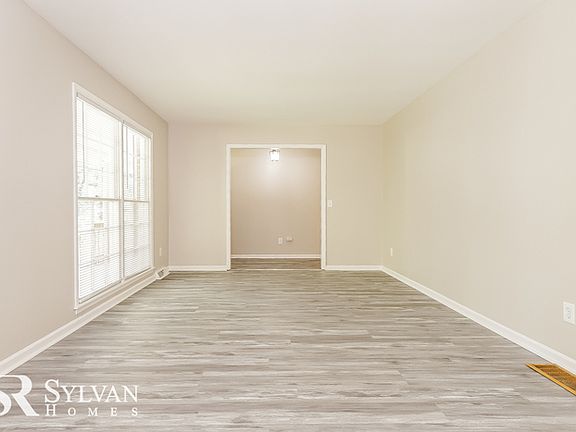 3rd image of 219 Lee Dr