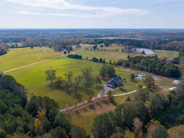 212 Hammond Rd, Greenwood, SC 29646