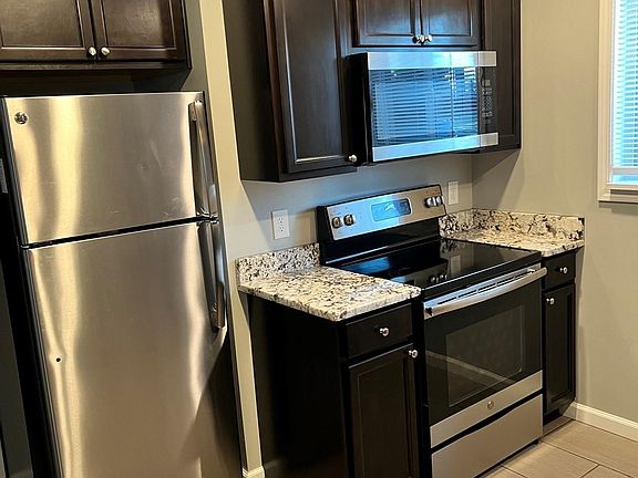 4th image of 2208 Jefferson Ave APT 14