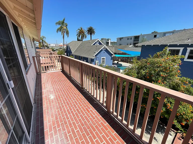 373 Coronado Ave — Photo 7