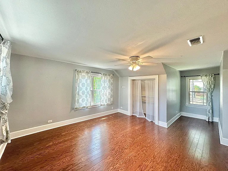 802 Hamvasy Ln — Photo 44