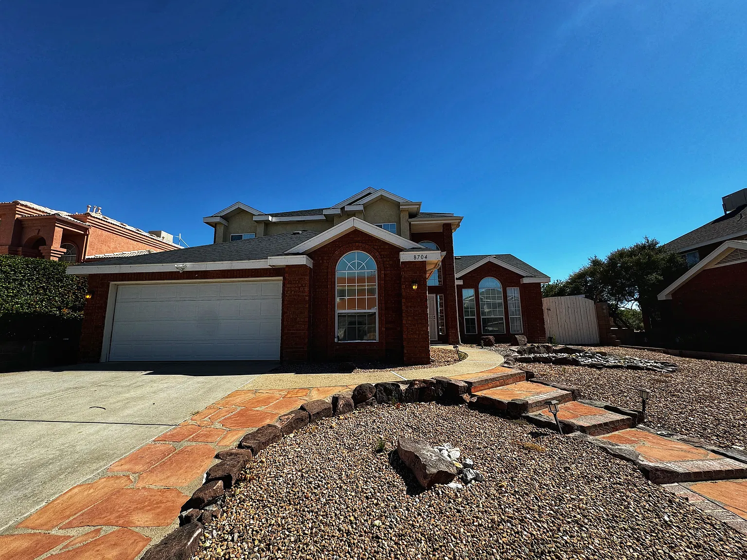5 bed, 2.5 bath, 2670 sqft, $2,800 — Photo 1