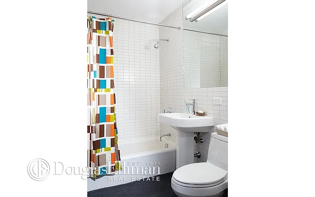 Rented by Douglas Elliman | media 22