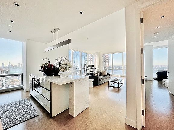 2nd image of 15 Hudson Yards #29C