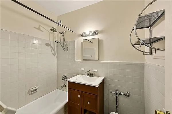 Sold by Exclusive Properties Sotheby's International Realty | media 9