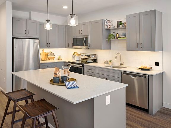 2nd image of 275 2nd Ave #3033