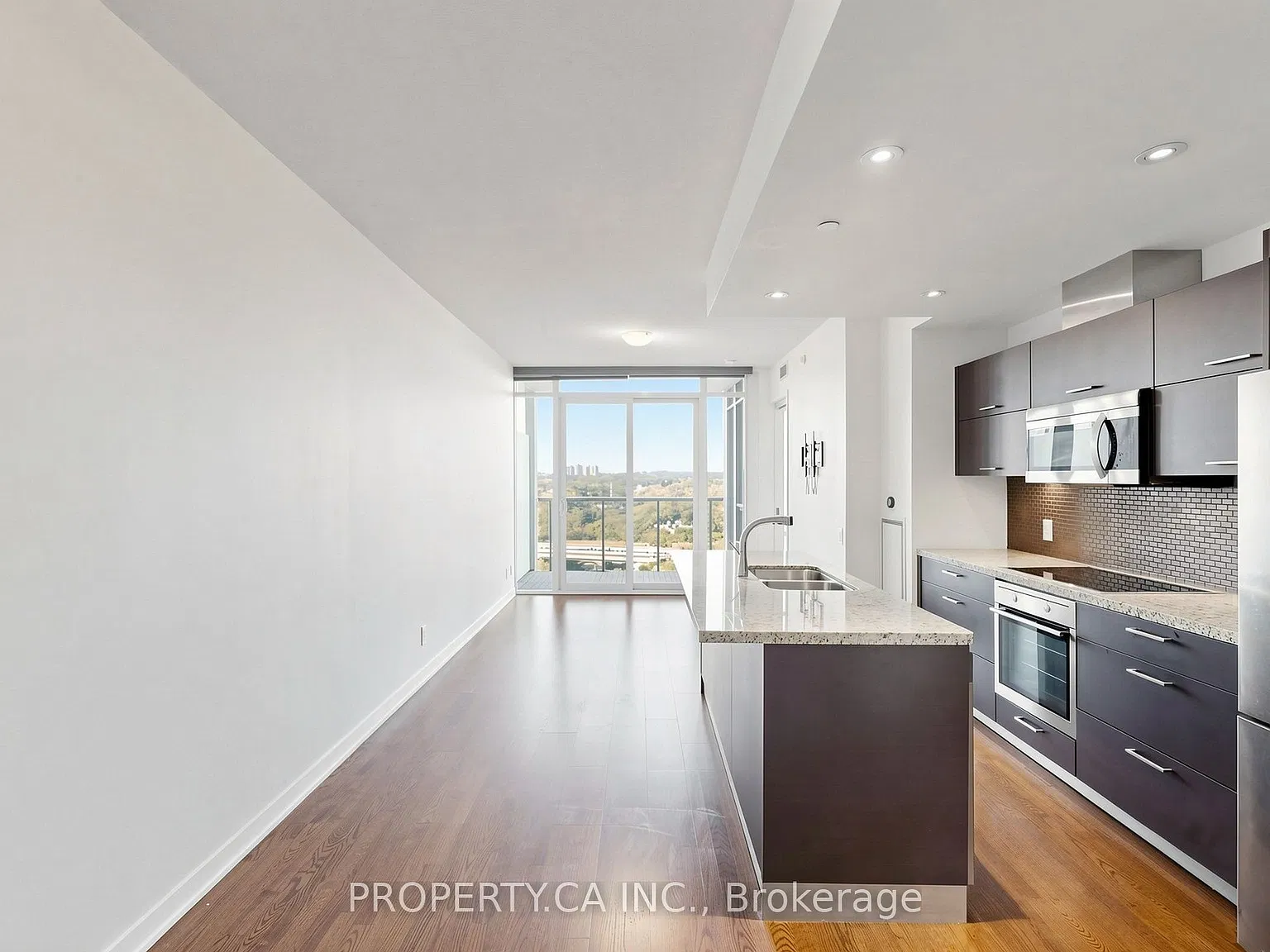88 Park Lawn Rd — Photo 1