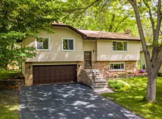 12 Hillcrest Ln, Circle Pines, MN 55014