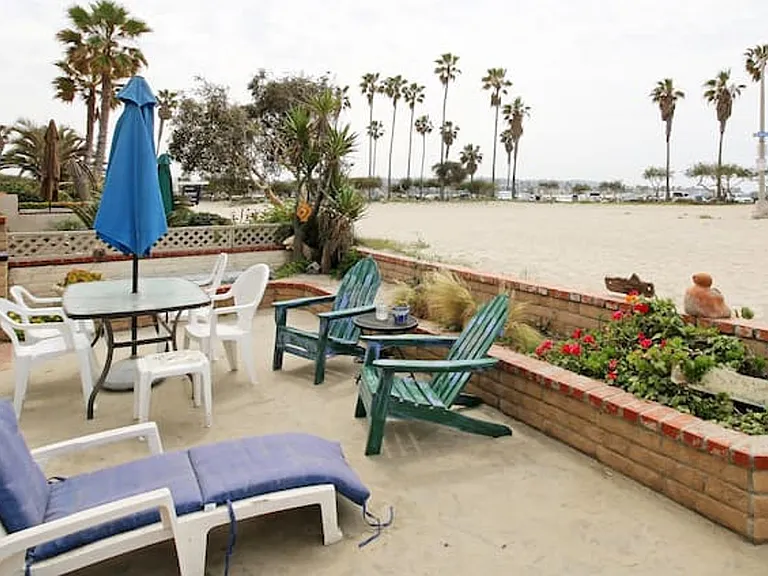 2645 Ocean Front Walk — Photo 14