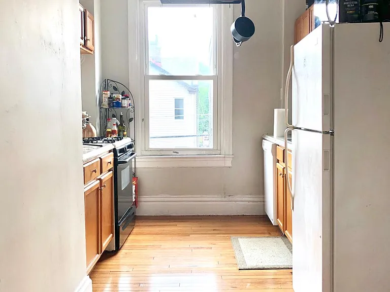 616 Copeland St #2 — Photo 5