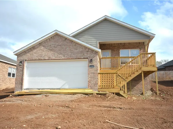 1310 Valley Dr, Gentry, AR 72734