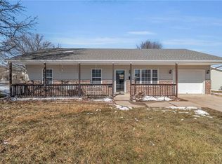 402 Valley View Ct, Cameron, MO 64429