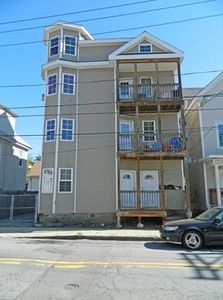 35 1/2 Bennington St, Lawrence, MA, 01841