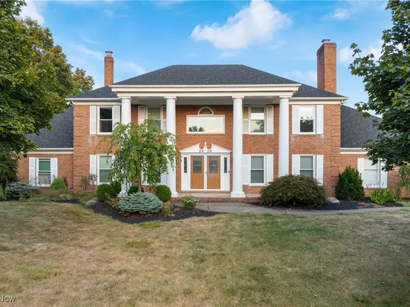 2929 Carie Hill Cir NW, Massillon, OH 44646