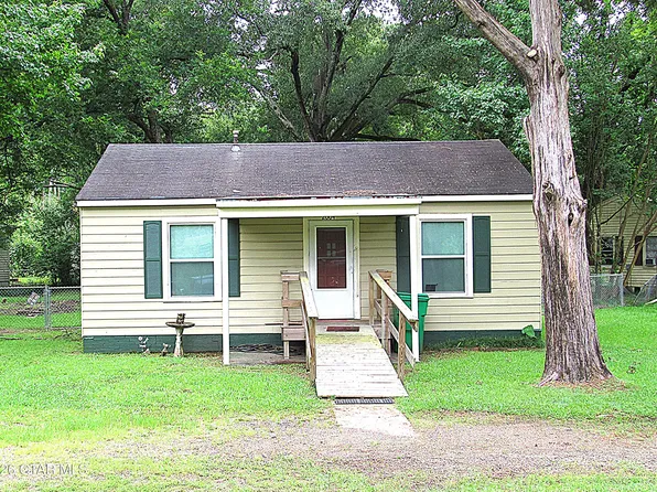 2004 N Roberson St, Columbus, MS 39701