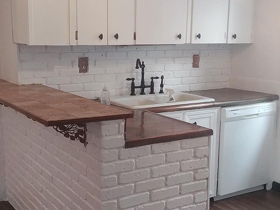2nd image of 2964 Irving Ave
