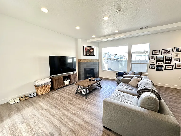 1867 S Jax Way #1-1-1 — Photo 4