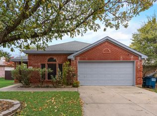 1508 Nightingale Ln, Corinth, TX 76210