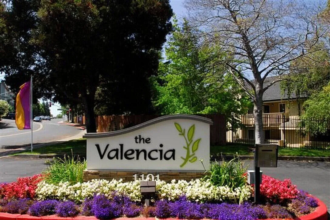 The Valencia — Photo 2