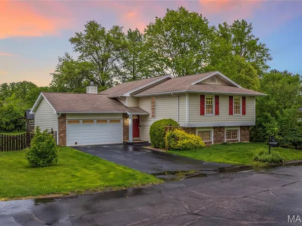 2022 Tramore Ct, Chesterfield, MO 63017