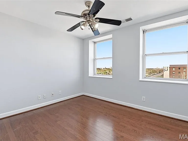 5330 Pershing Ave #807 — Photo 17