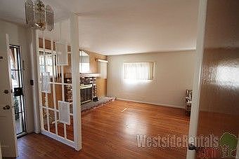 4th image of 8115 Variel Ave