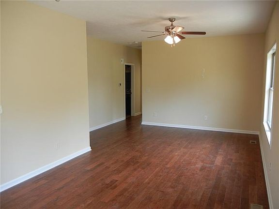 3rd image of 485 Gb Monmouth Dr