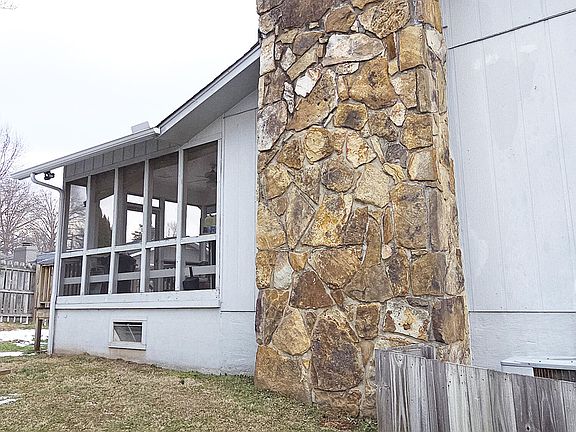 4th image of 7315 Cornwall Rd