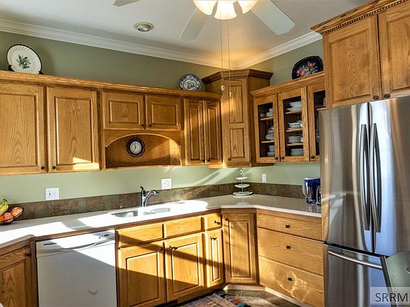 4th image of 275 Appaloosa St