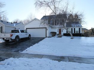 413 Candlewood Trl, Cary, IL 60013