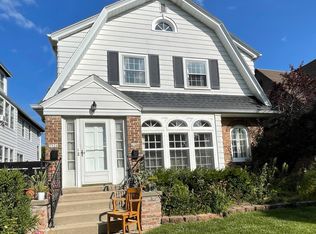 3926 N Farwell Ave, Milwaukee, WI 53211