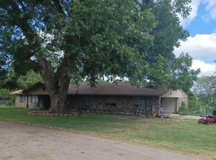 101 N Beeson St, Mexia, TX 76667