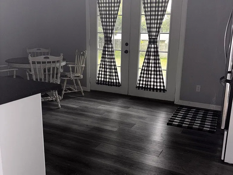 335 N Sycamore Dr — Photo 5