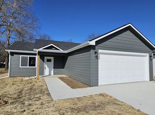 626 Prospect St, Osage City, KS 66523