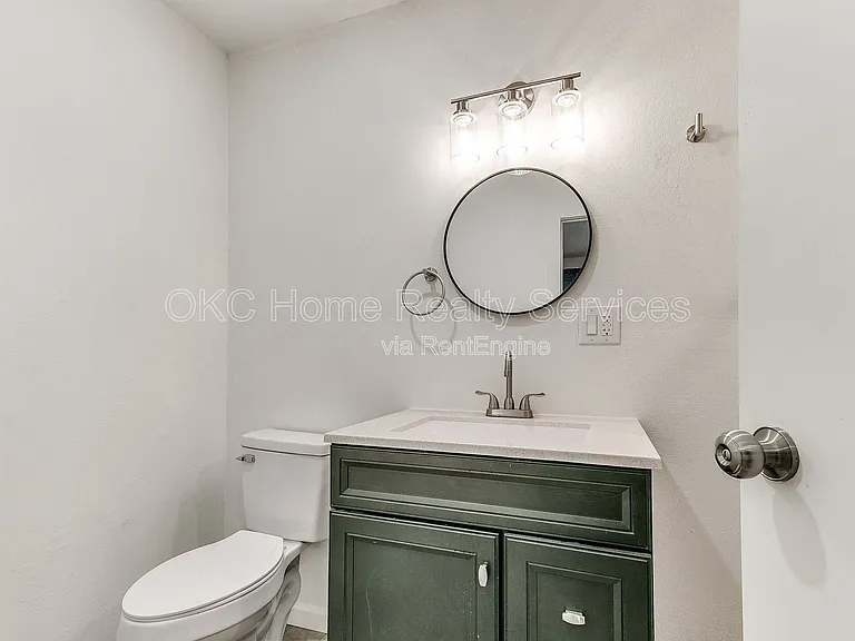 1812 W Noble Ave — Photo 16