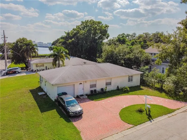 707 3rd Street Dr W, Palmetto, FL 34221