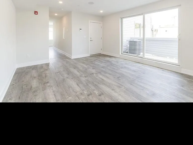1829 E Sergeant St #4 — Photo 5