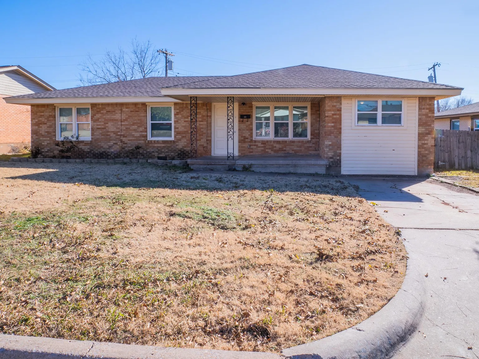 3820 NW Lake Ave — Photo 1