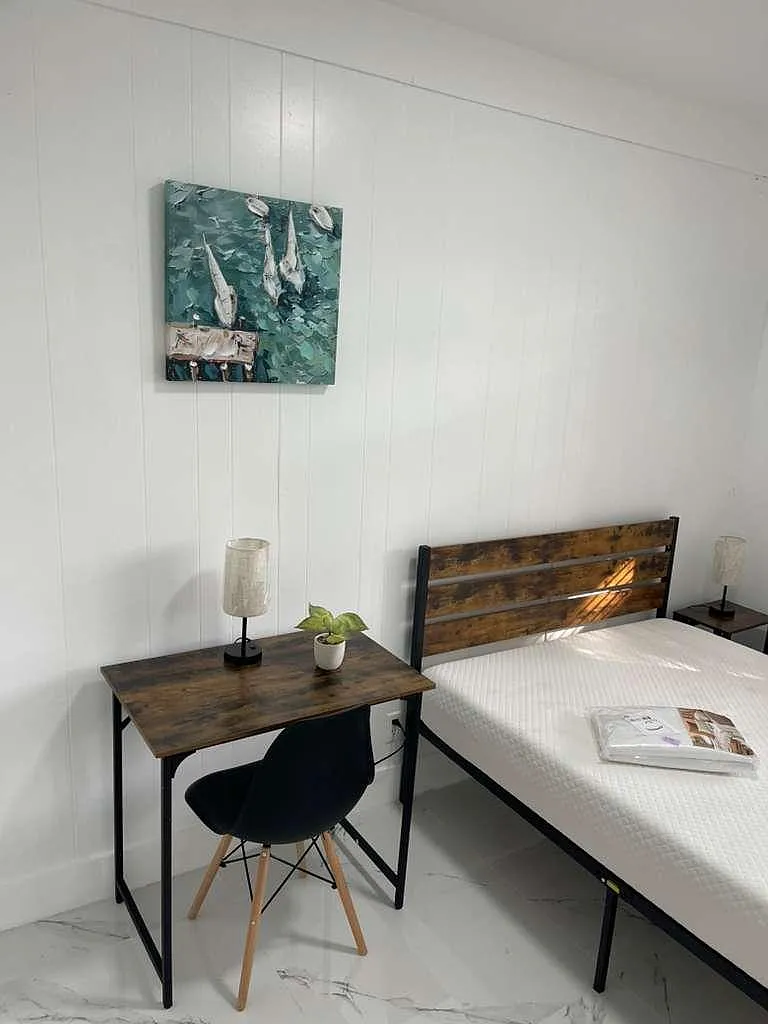4 bed, 6.0 bath, 2012 sqft, $1,308 — Photo 1